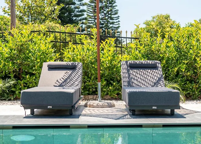 The Infinities העיירה קוס