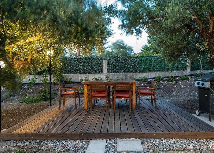 The Infinities וילה