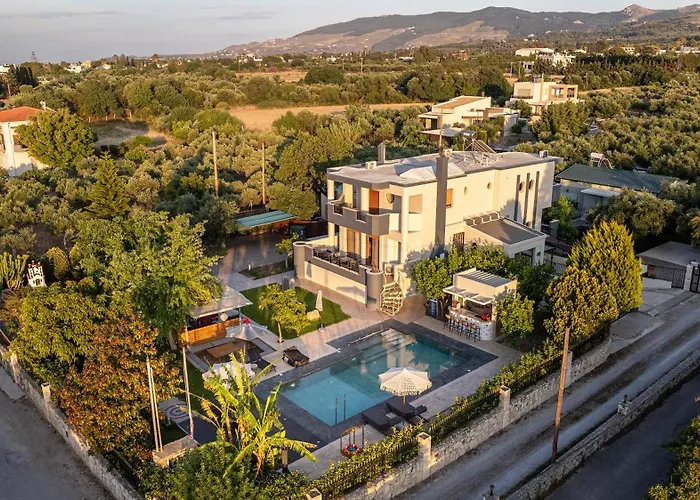 The Infinities * 코스 타운