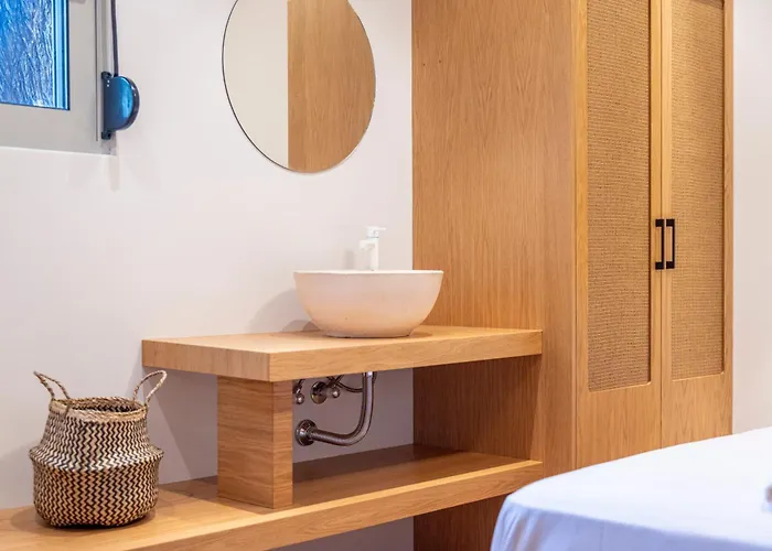 The Infinities Vila *