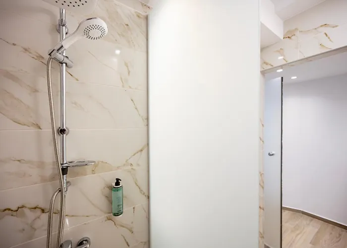 فيلة The Infinities *