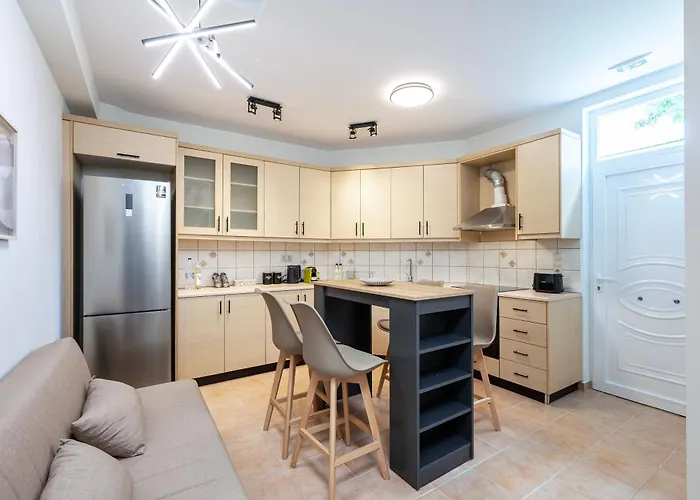 The Infinities * بلدة كوس